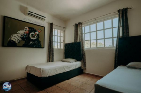 Cancun Getaway: Private Room, close to Dining and Nature Trail.